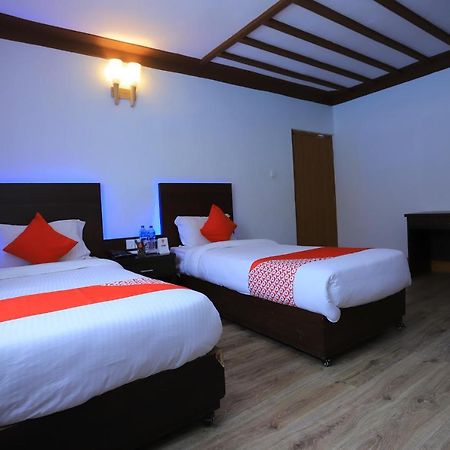 Oyo 591 Hotel Blue Moon Dharampur Eksteriør billede