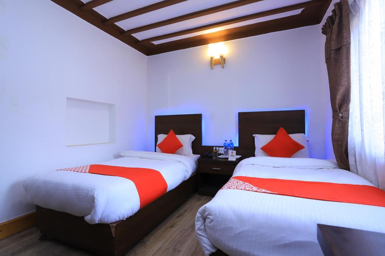 Oyo 591 Hotel Blue Moon Dharampur Eksteriør billede