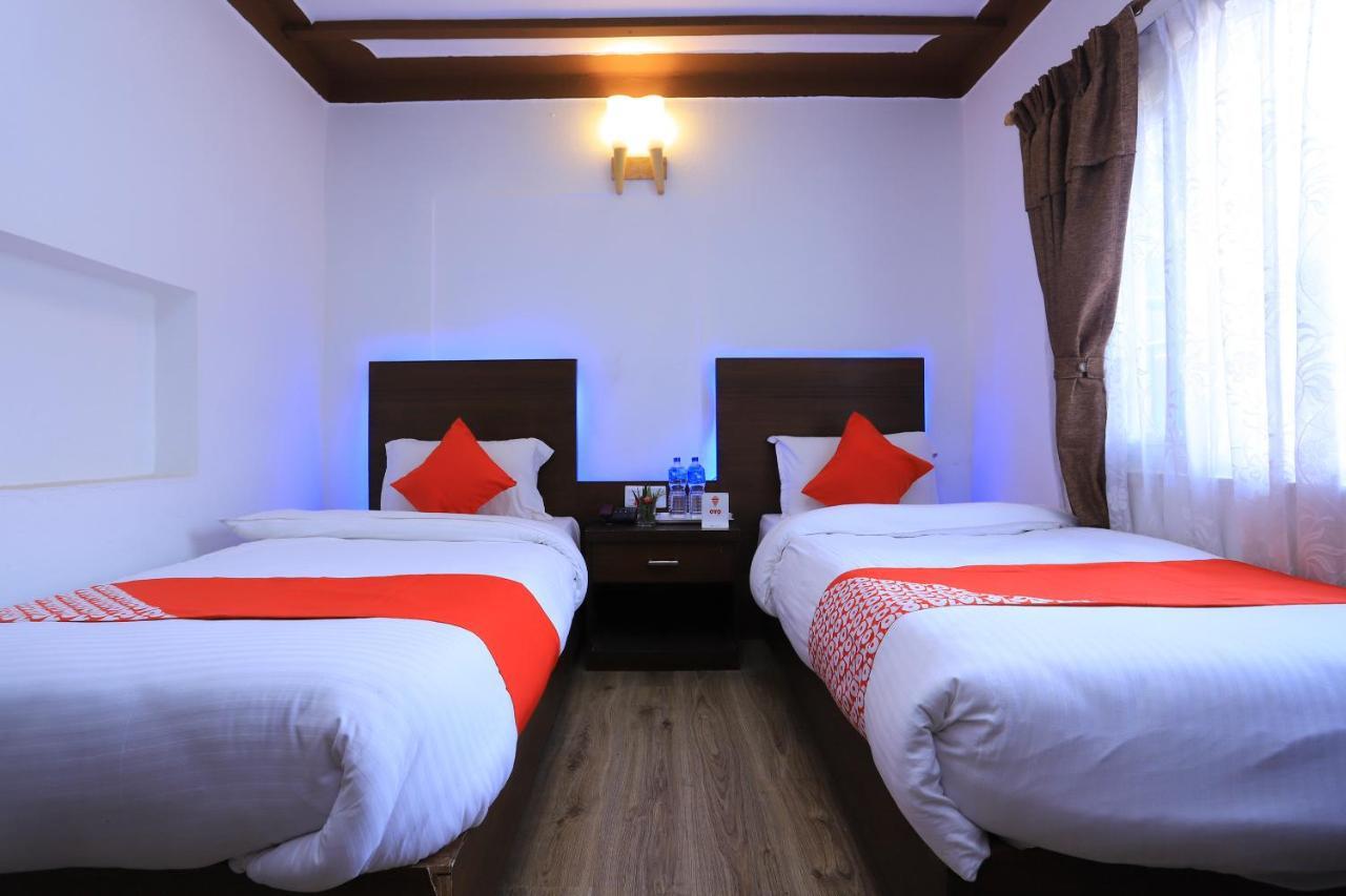 Oyo 591 Hotel Blue Moon Dharampur Eksteriør billede