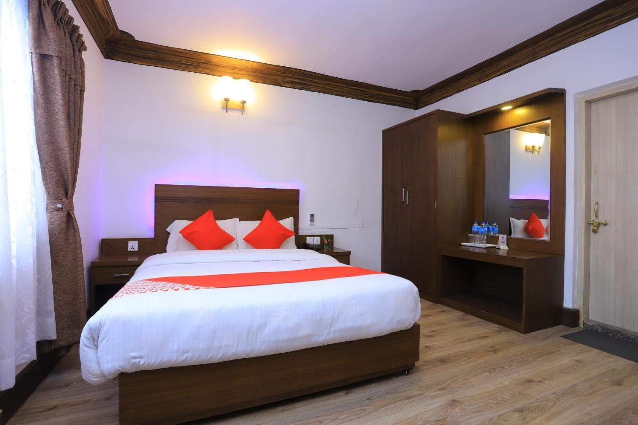 Oyo 591 Hotel Blue Moon Dharampur Eksteriør billede