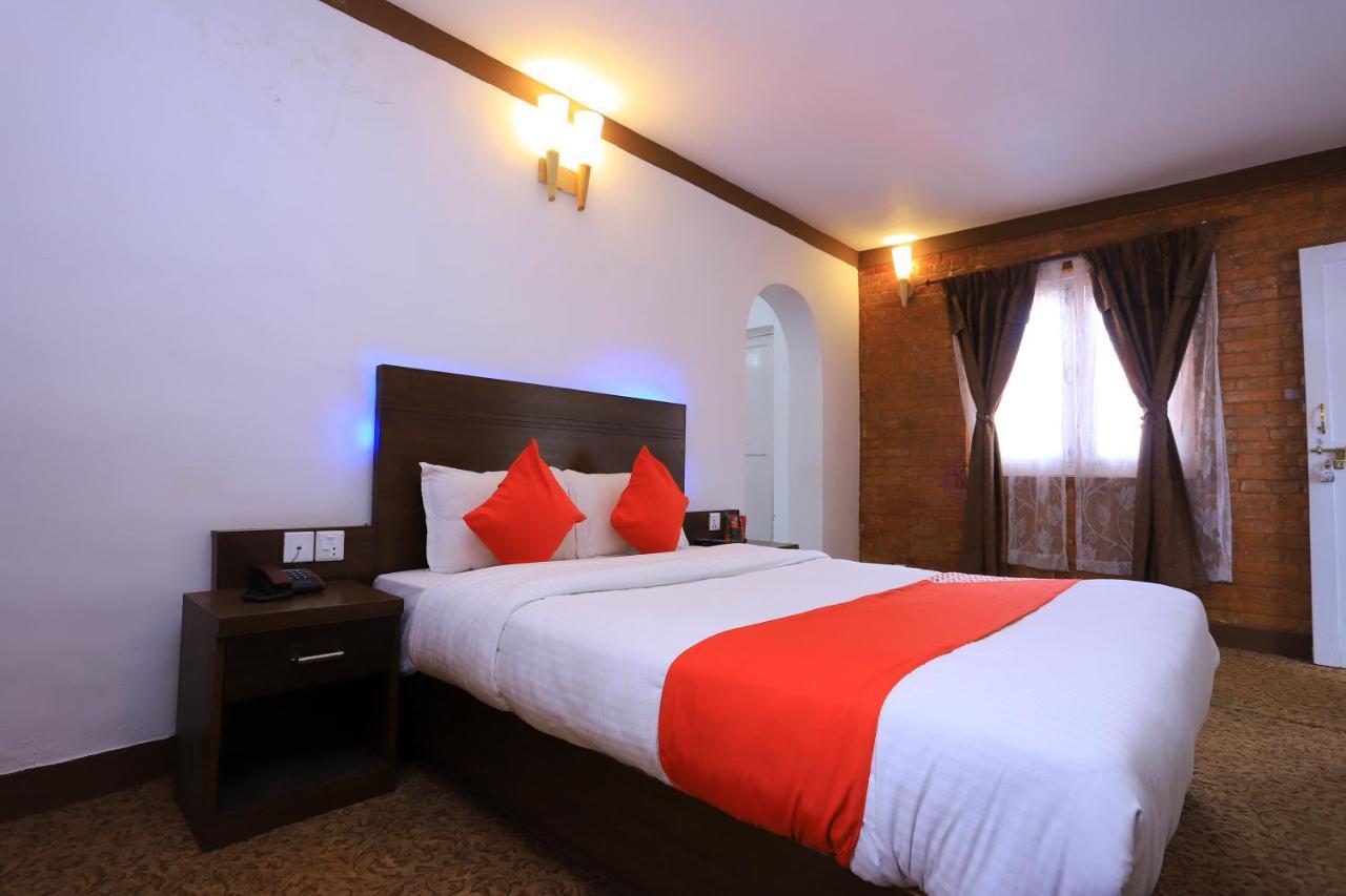 Oyo 591 Hotel Blue Moon Dharampur Eksteriør billede