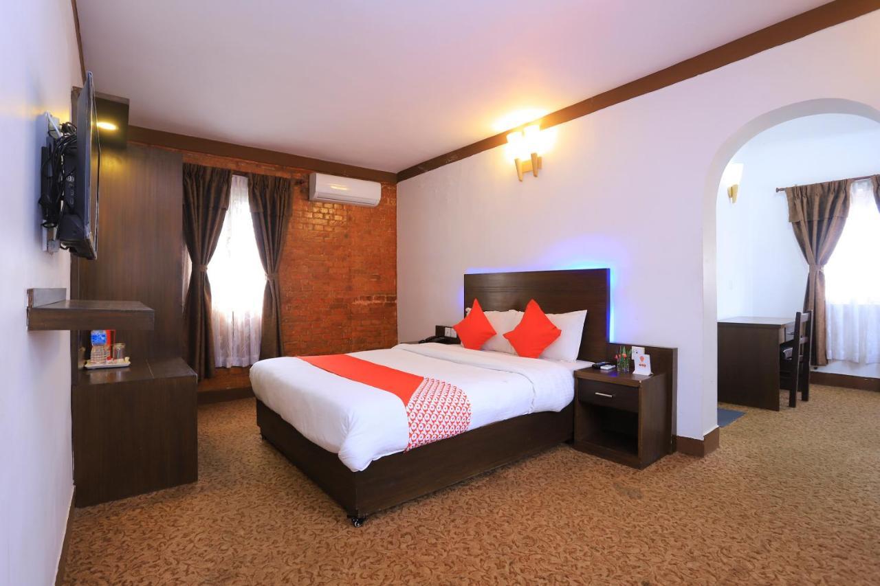 Oyo 591 Hotel Blue Moon Dharampur Eksteriør billede
