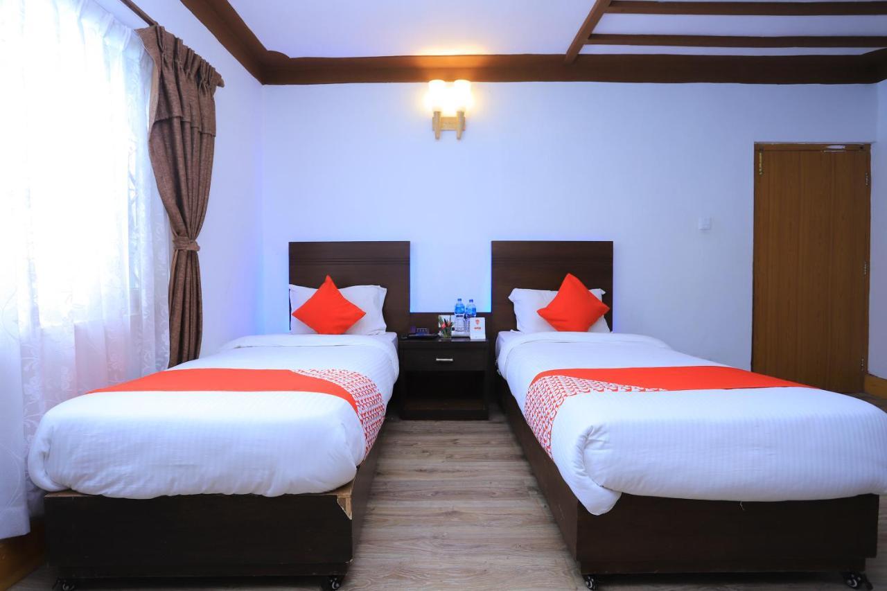 Oyo 591 Hotel Blue Moon Dharampur Eksteriør billede