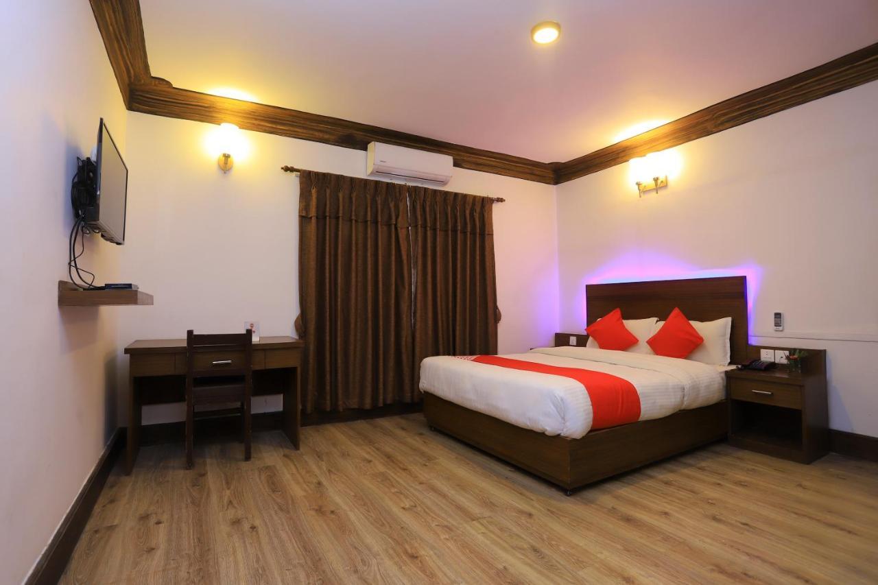 Oyo 591 Hotel Blue Moon Dharampur Eksteriør billede