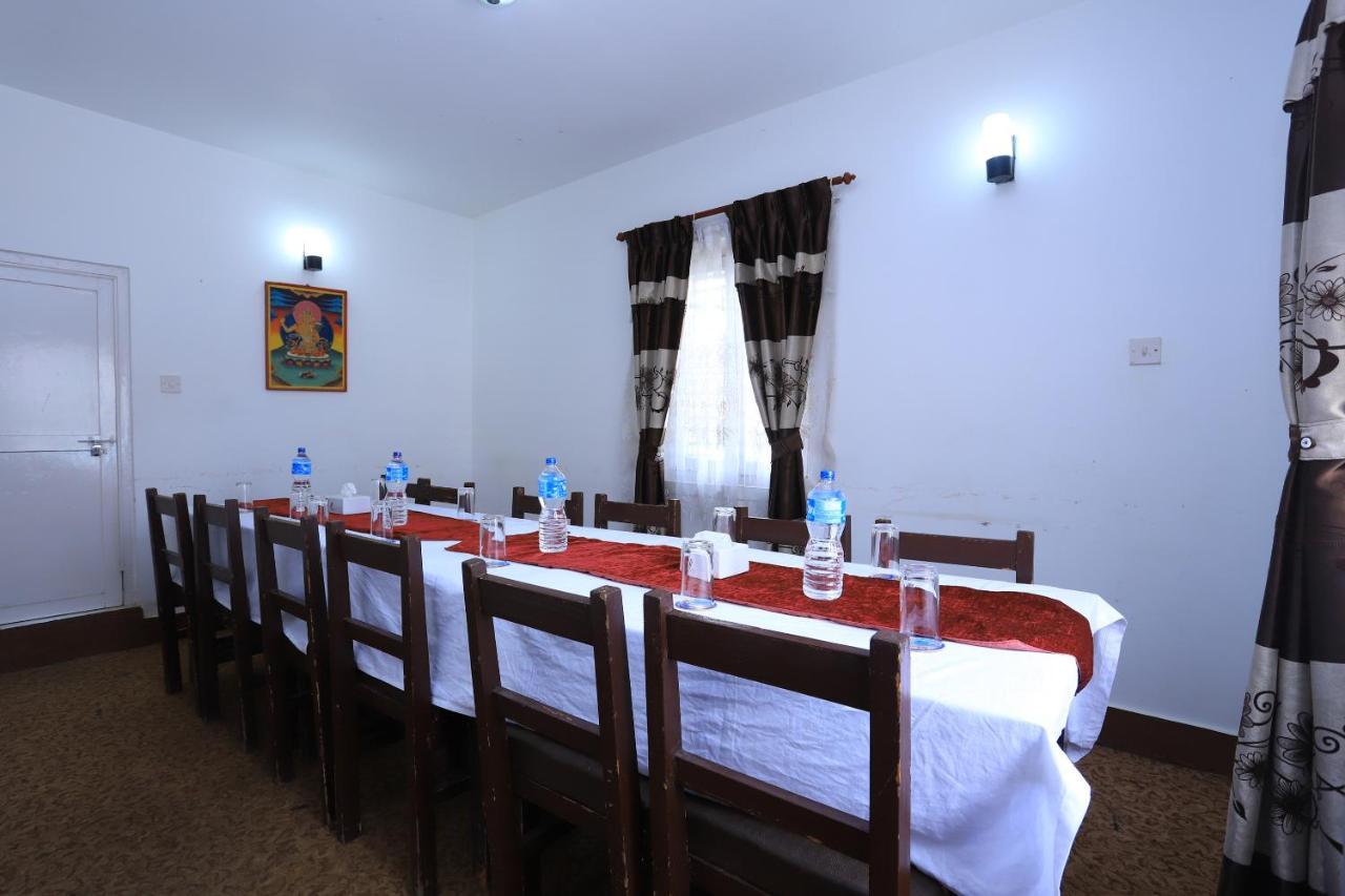 Oyo 591 Hotel Blue Moon Dharampur Eksteriør billede