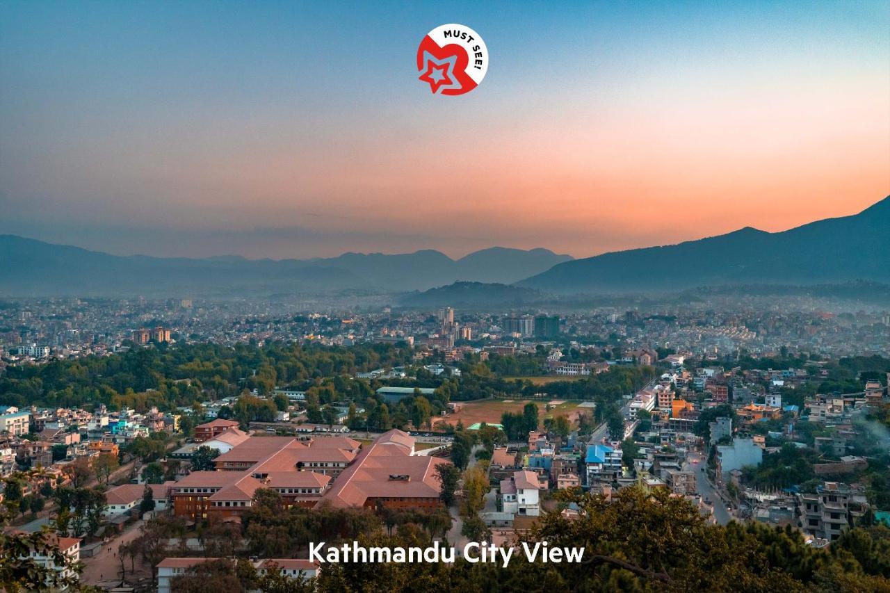 Oyo 591 Hotel Blue Moon Dharampur Eksteriør billede