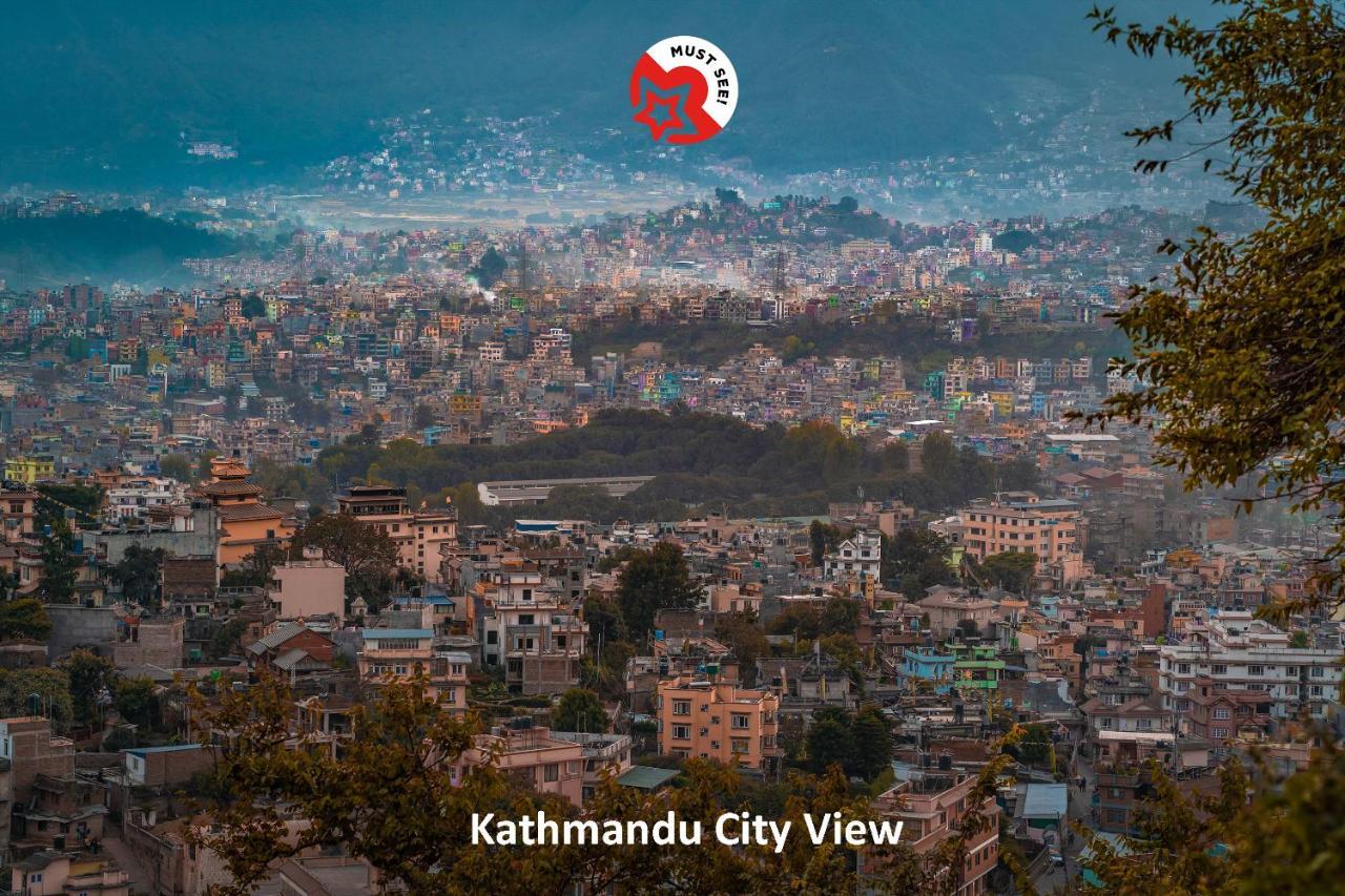 Oyo 591 Hotel Blue Moon Dharampur Eksteriør billede